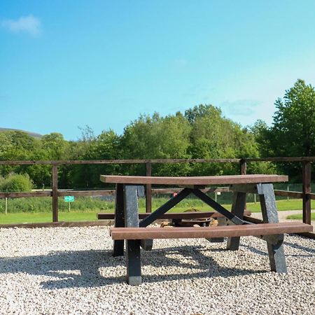 Wyreside Lakes Glamping Pods Hotel Lancaster Exterior photo