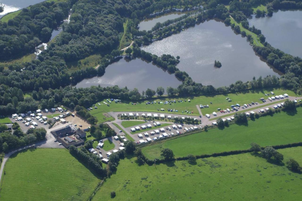 Wyreside Lakes Glamping Pods Hotel Lancaster Exterior photo